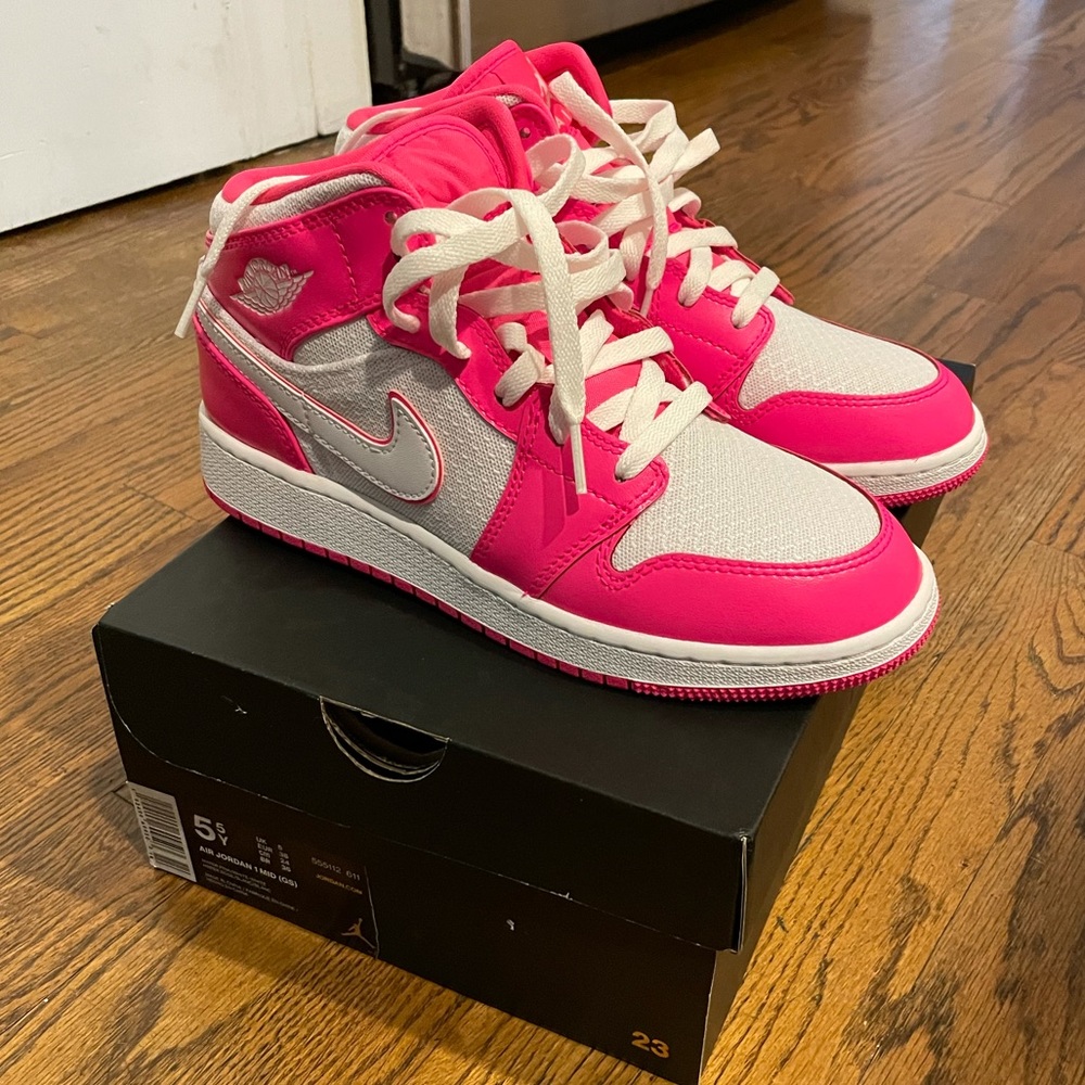 air jordan 1 mid GS “hyper pink”